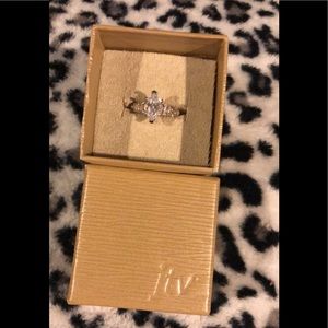 Beautiful marquise ring